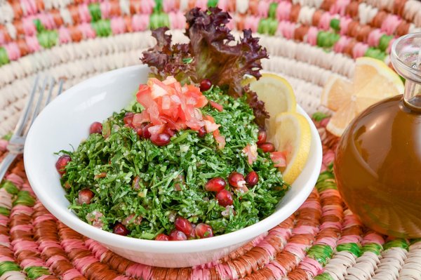 How to Create a Flavorful Lebanese Tabouleh with Pomegranate Molasses?